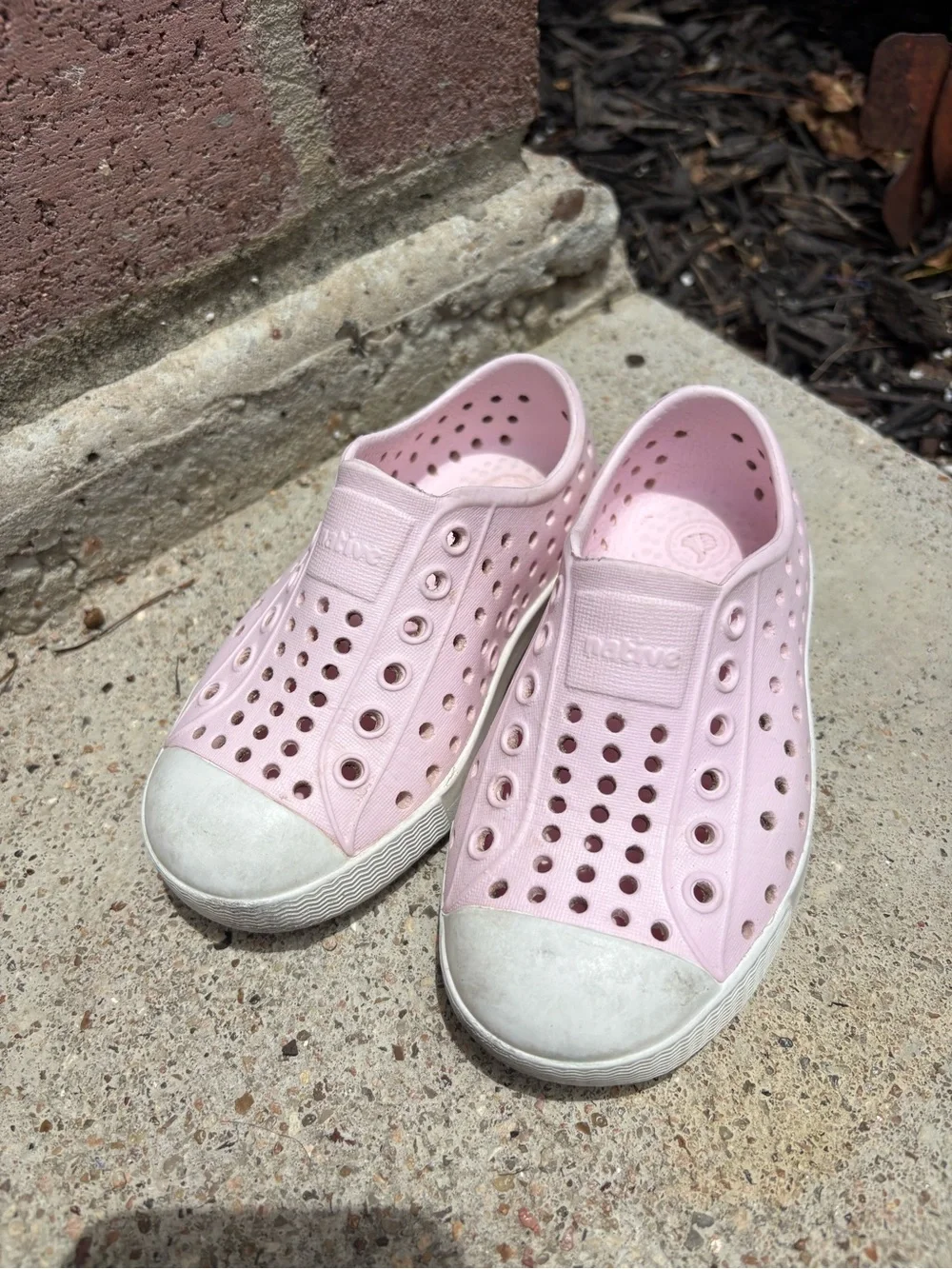 Native Kids Water Shoes Slip-Ons in Hot Pink & Light Pink
